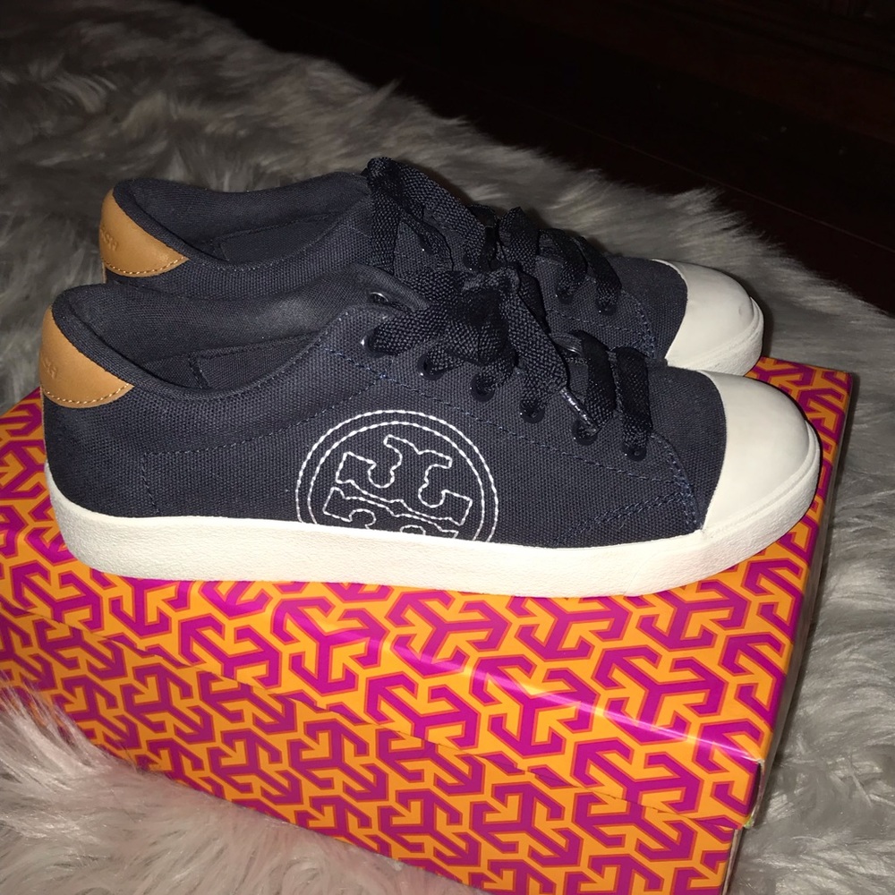 Tory Burch Wally Canvas Sneaker Sz 7